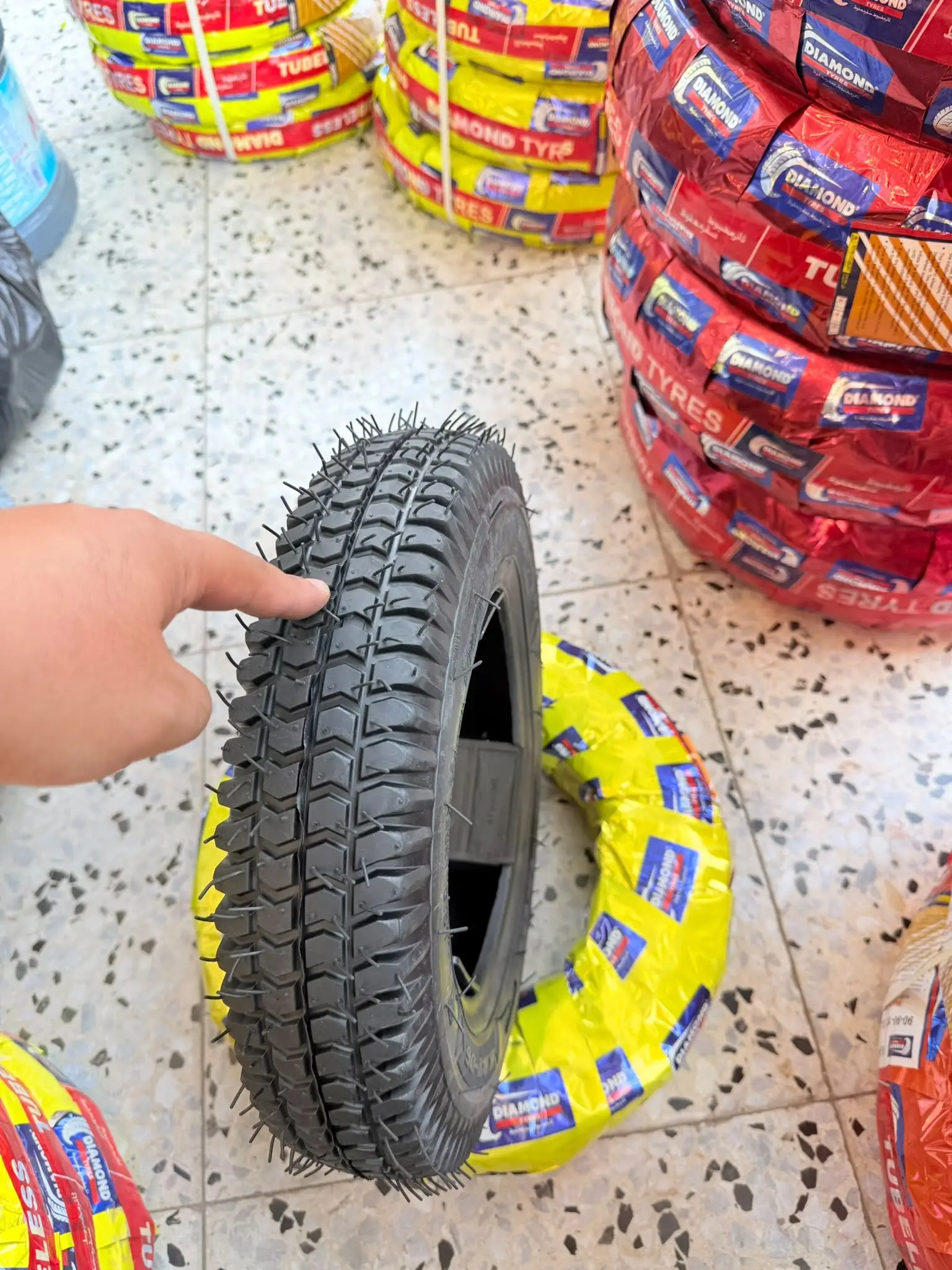 DIAMOND 300 X 8,300 8 TUBELESS Engelli Dış Lastik PAKİSTAN