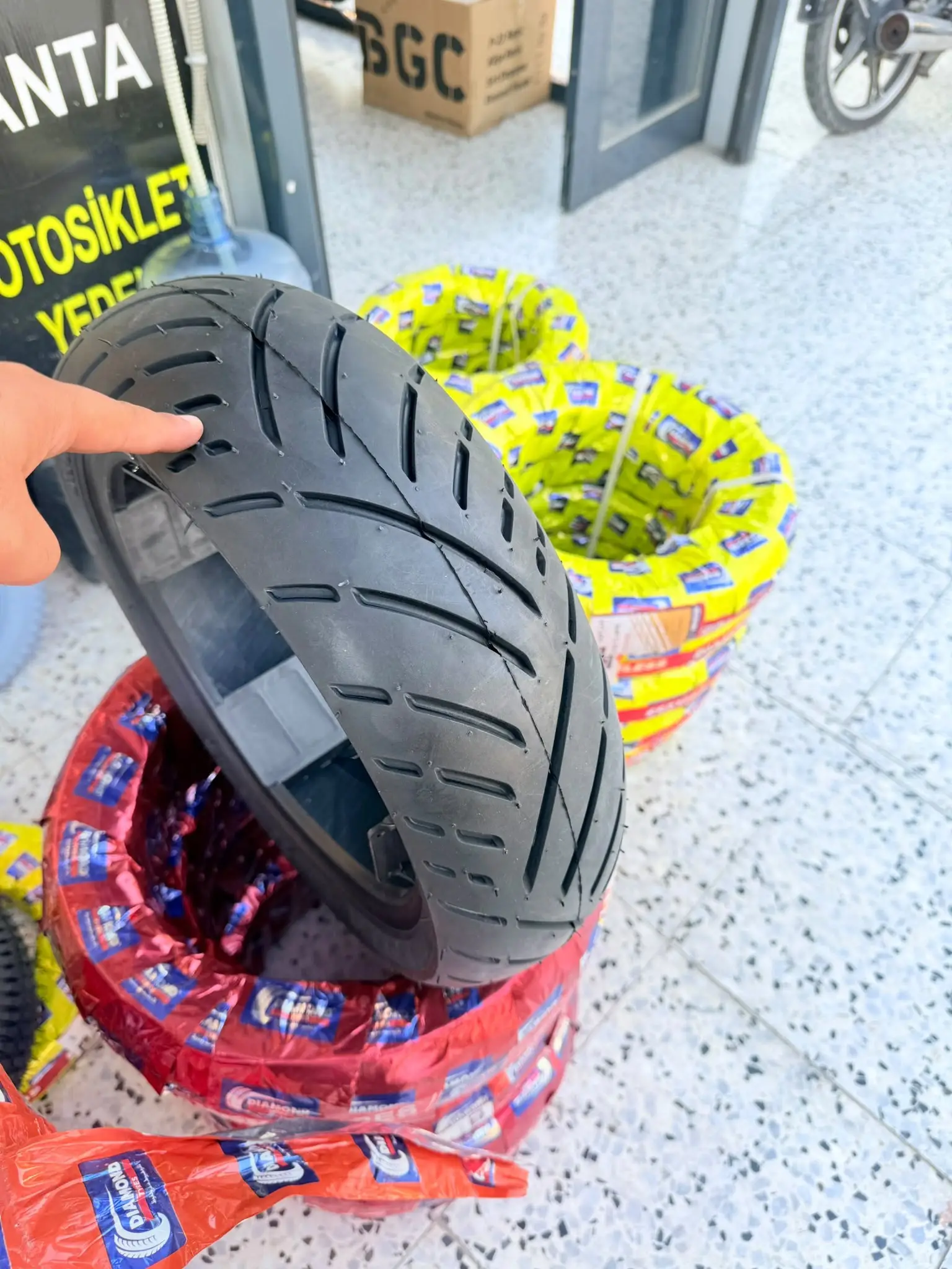 DIAMOND 120-70-12 Scooter Motosiklet Dış Lastiği Tubeless 6PR PAKİSTAN