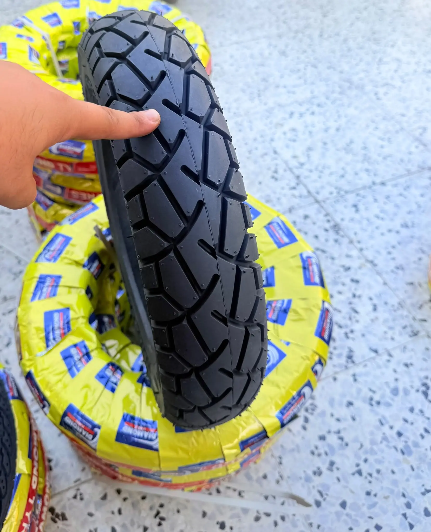 DIAMOND 3.50-10 Scooter Motosiklet Dış Lastiği MB80 (Kaplan) Tubeless 6PR